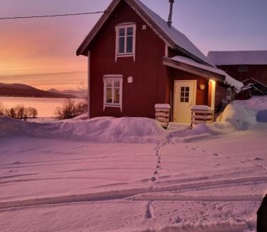 Lenvik House | Rødstua