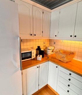 Klokkarstua Apartment | Rørvikjordet 12 flott hus ved utsikt