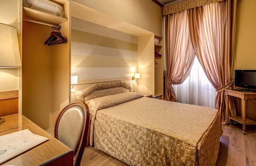 Quartiere XV Della Vittoria Apartment | R 1145 Amatos Apartment With Break Fast, Mini-Bar & City View