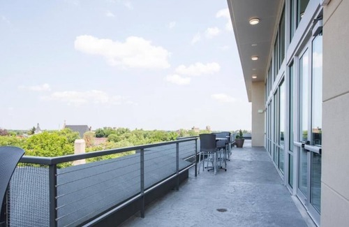 East Avenue House | R 1546 The Strathallan A Doubletree By Hilton with Garden, Outdoor Entertainment Area, And Full-Ser
