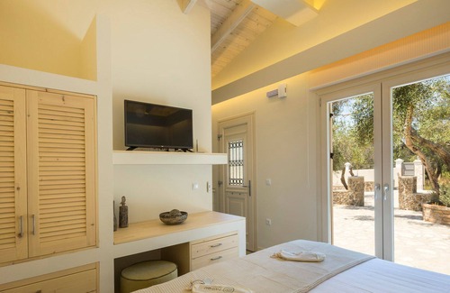 Agios Matthaios Villa | R 924 Beautiful Villa- Bio Garden, Pool view & Sea view