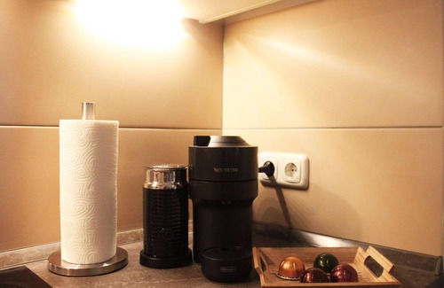 Langenhorn Apartment | R B Apartment at Hamburg Airport I 4 persons I Kitchen I Washer-dryer I Netflix