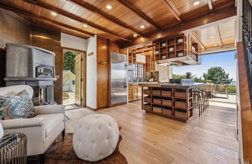 Mill Valley Villa | "R" House Beach Villa