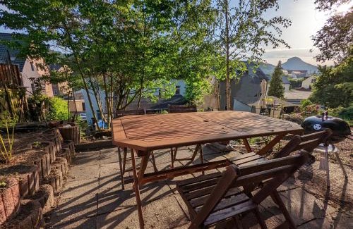 Rathmannsdorf Apartment | R1 - Urlaubsmagie - Bad Schandau fußläufig, Garten
