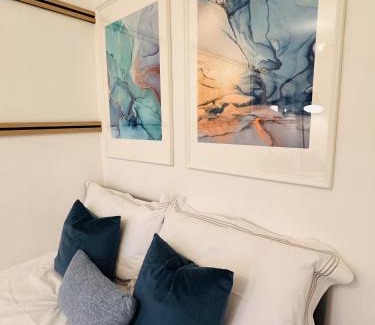 Cradley House | R3 - Private Room with Kitchenette and Lounge in Birmingham House - Quinton