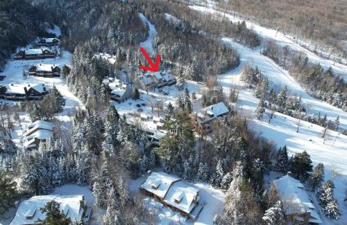 Bretton Woods Villa | R5 Completely renovated Bretton Woods condo AC unbeatable SKI-IN SKI-OUT location Fast wifi