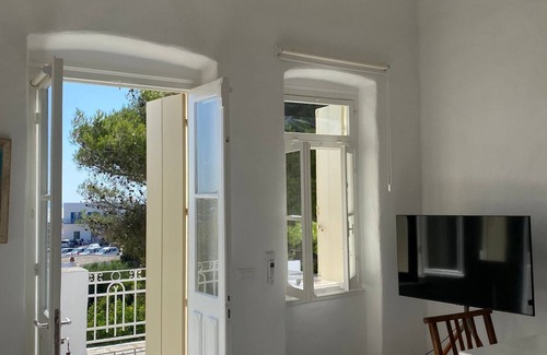 Apollonia Apartment | Rabagas House - In The Heart of Apollonia