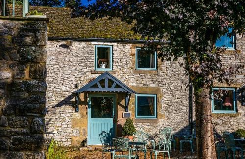 Bakewell House | Rabbit Hut