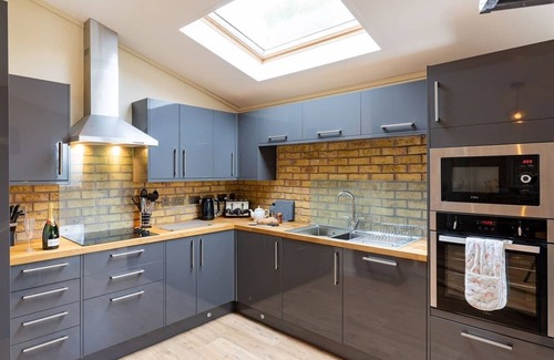 Milverton Ski Chalet | Rabbits Warren Lodge