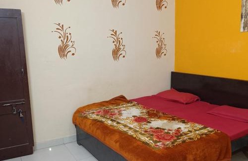 Mathura House | RADHA MADHAV GUEST HOUSE