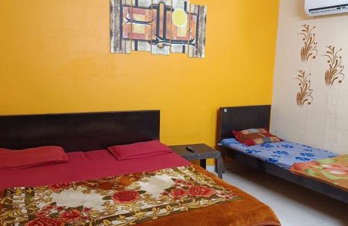 Mathura House | RADHA MADHAV GUEST HOUSE