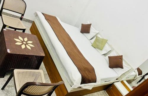 Sikar Hotel | RADHIKA INn