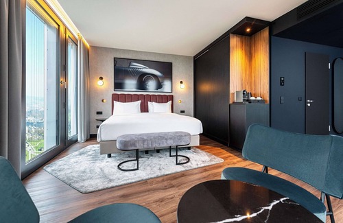 Feuerbach-Ost Hotel | Radisson Blu Hotel At Porsche Design Tower Stuttgart