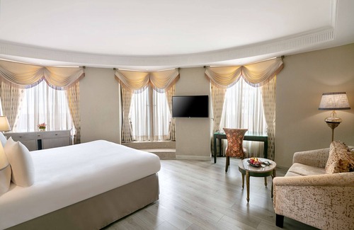 Sector 18 Hotel | Radisson Blu Hotel Noida