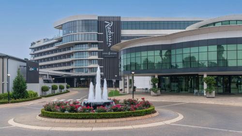 Kempton Park Hotel | Radisson Hotel and Convention Centre OR Tambo Airport