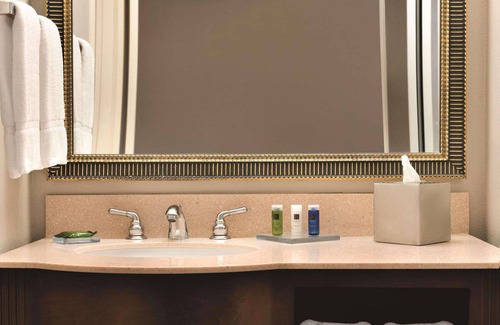 Covington Hotel | Radisson Hotel Cincinnati Riverfront