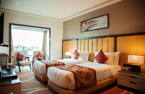 Auli Hotel | Radisson Lucknow City Center