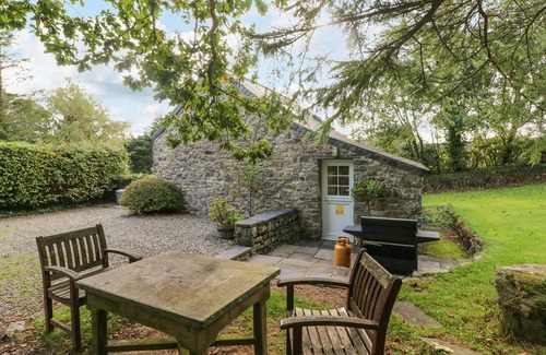 Llys Y Fran Cottage | Rafters Cottage