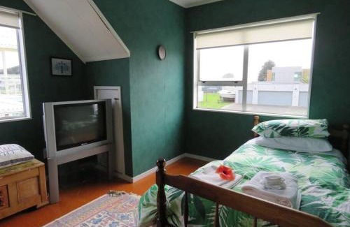 Taipa House | Raines Retreat - Taipa Beach Bach