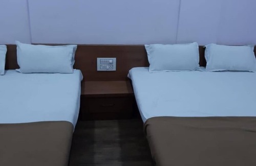 Kolhapur Hotel | Rajhuns Deluxe Lodging
