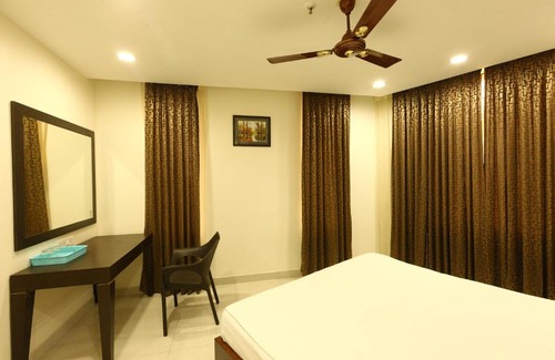 Guduvancheri Hotel | RAJUS RESIDENCY PARK