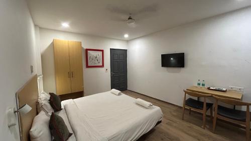 Knowledge Park III Hotel | Raksha Town Near Knowledge Park 3