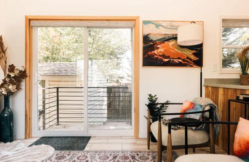 Ralston Valley Apartment | Ralston Creek Cottage - Serene Park Views