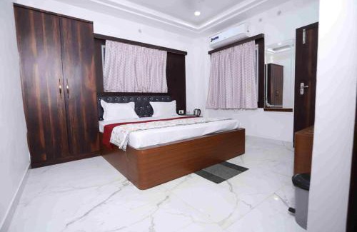 Faizabad Hotel | Rama Grand Palace