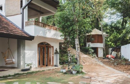 Bandaranayake Resort | Rama Shala - Home of the flying Yogis