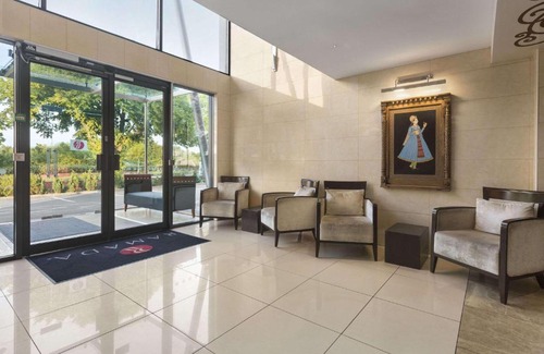 Oldbury Hotel | Ramada Birmingham Oldbury M5 J2