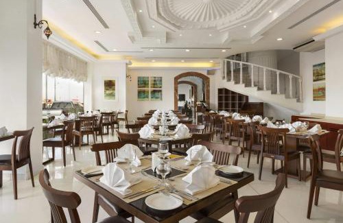 Rumailah Hotel | Ramada by Wyndham Beach Hotel Ajman