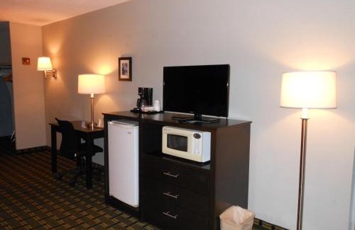 Davenport Hotel | Ramada by Wyndham Davenport Orlando South