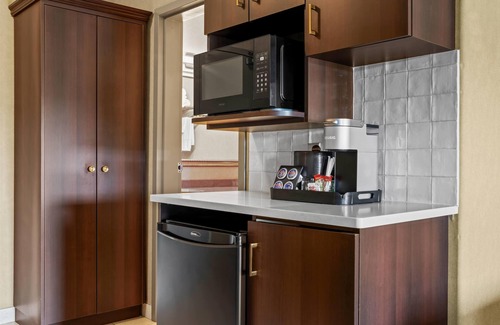 Drumheller Hotel | Ramada by Wyndham Drumheller Hotel & Suites