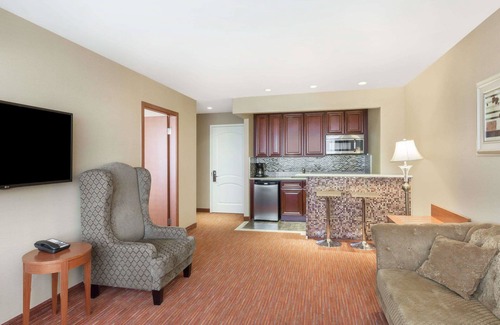 Flushing Chinatown Hotel | Ramada by Wyndham Flushing Queens