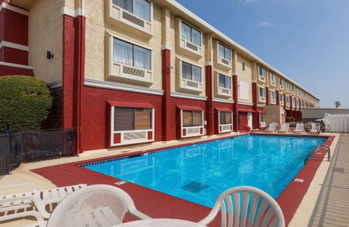 Central Oklahoma City Hotel | Ramada by Wyndham Oklahoma City Airport North