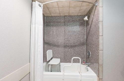 Central Oklahoma City Hotel | Ramada by Wyndham Oklahoma City Airport North