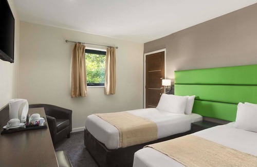 Oldbury Hotel | Ramada by Wyndham Oldbury Birmingham