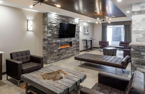 Revelstoke Hotel | Ramada by Wyndham Revelstoke
