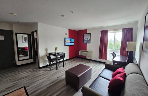 SeaTac Hotel | Ramada by Wyndham SeaTac Airport