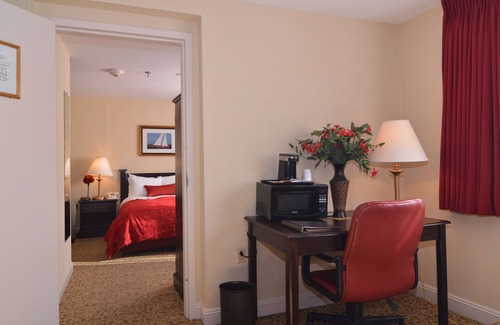 Seekonk Hotel | Ramada by Wyndham Seekonk Providence Area