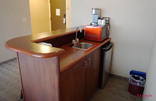 Dilworth Mountain Estates Hotel | Ramada Hotel & Conference Center by Wyndham Kelowna
