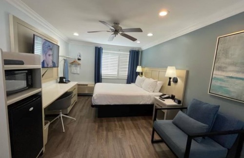 South Redondo Hotel | Ramada Limited - Redondo Beach - Walk to the beach
