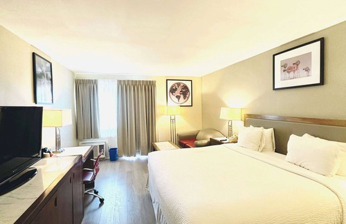 Garden Grove Hotel | Ramada Plaza by Wyndham Garden Grove/Anaheim South