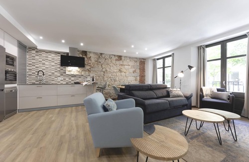 Old Town Apartment | Rambla Eiffel 1 - Holiday Apartment Rental in Girona | Bravissimo
