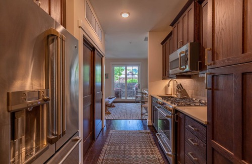 Lenoir Condo | Ramblestone Cottage - Luxury condo with access to the Blue Ridge Mountain Club amenities