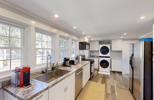 Harwich Port House | Rambling 9 bedroom within walking distance to Red River Beach.