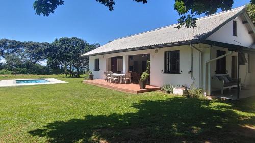 Zinkwazi Beach House | RAMBLiNN