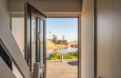 Gosport House | Rampart View - a house that sleeps 6 guests in 3 bedrooms