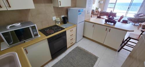 Ramsgate Beach Apartment | Ramsgate Rendezvous 14 - Sleeps 6