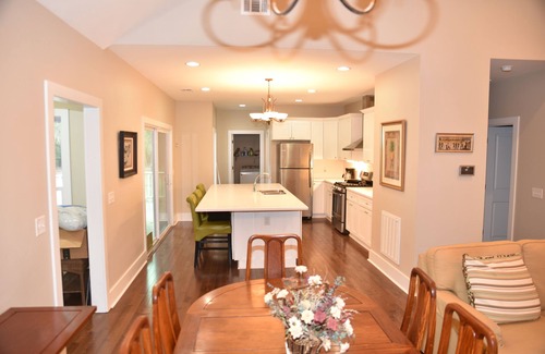Saint Helena Island House | Ranch, 6 bedrooms and 5 baths home near Parris Island and Beaufort is beautiful.